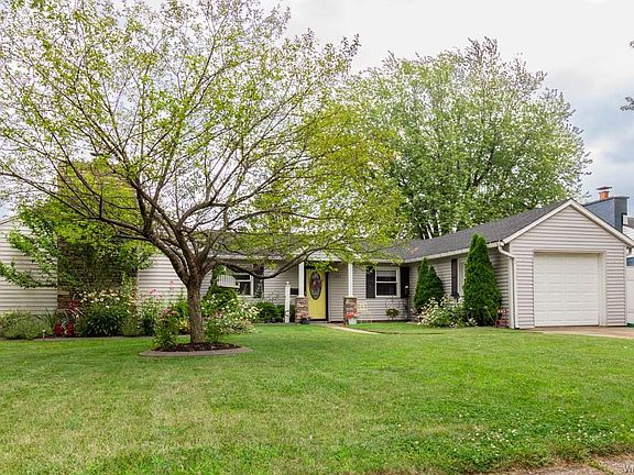 3rd image of 274 Hirschfield Dr