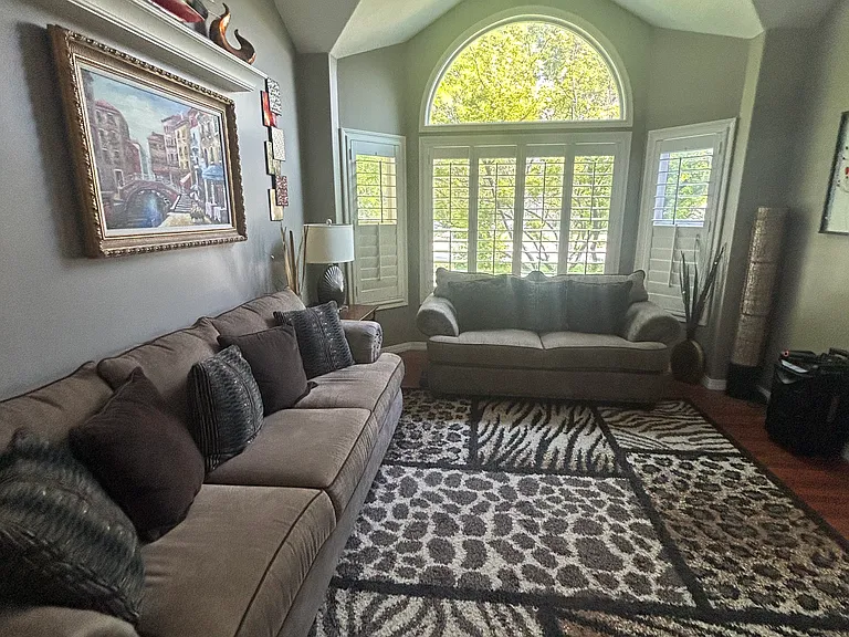 112 E Sweet Berry Dr — Photo 17