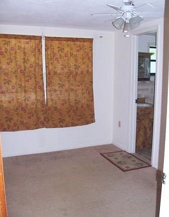 5th image of 27 E Murray St