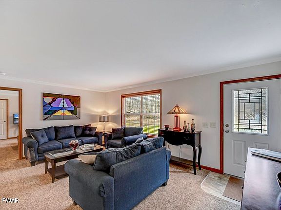 4th image of 153 Lincoln Green Ln