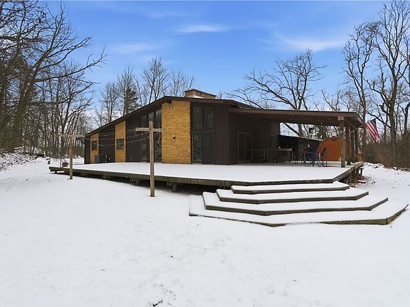 3rd image of 114 Clifford Ln