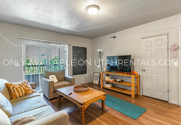 843 E 620 N #L2-2 — Photo 2