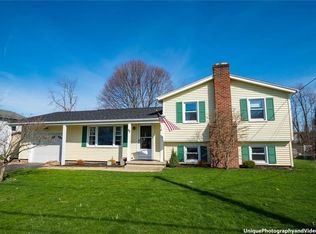 45 Cedarhurst Dr, West Henrietta, NY 14586