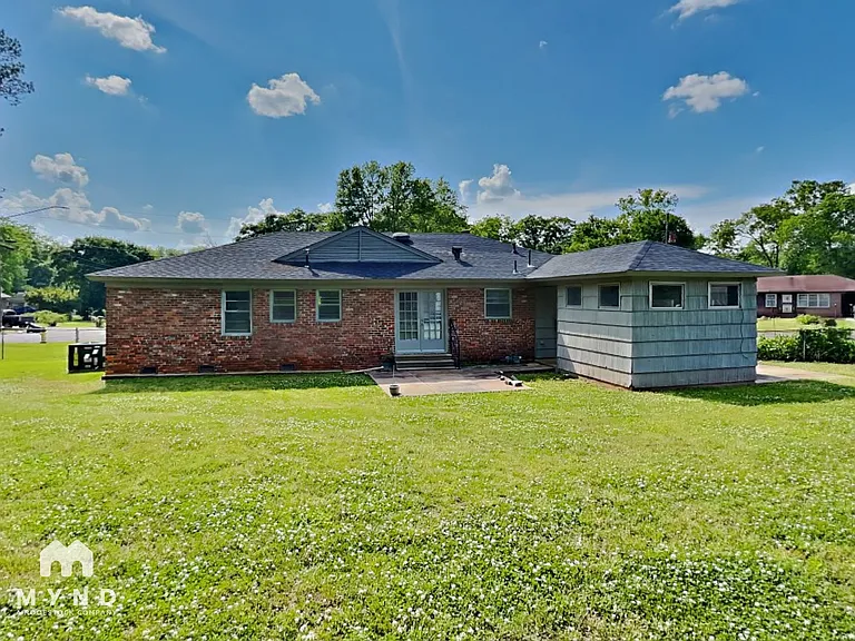 877 Twin Lake Dr NE — Photo 26