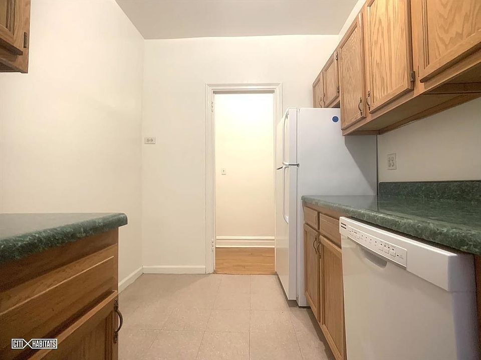 1st image of 3121 29th St APT 2G