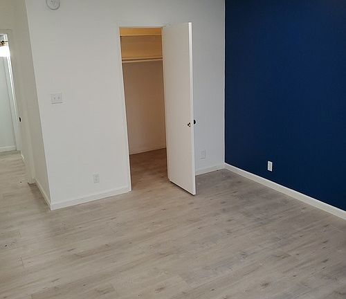 5th image of 21000 Parthenia St Unit 18