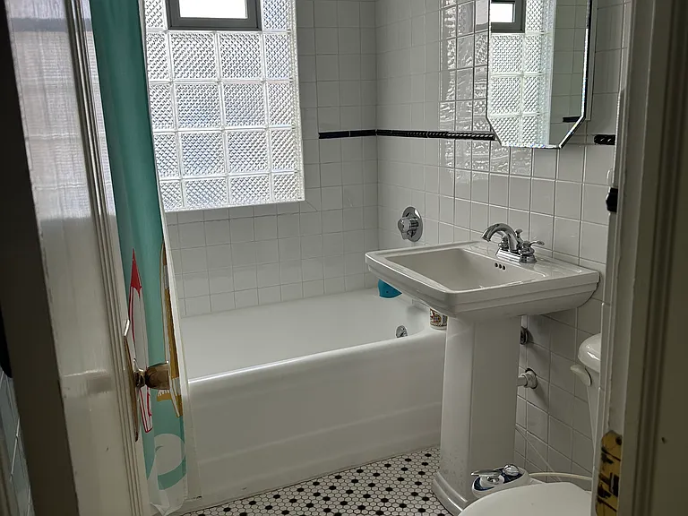 4315 Chowen Ave S #1 — Photo 12