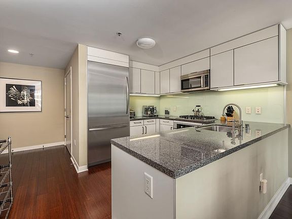 4th image of 338 Spear St Unit 24A