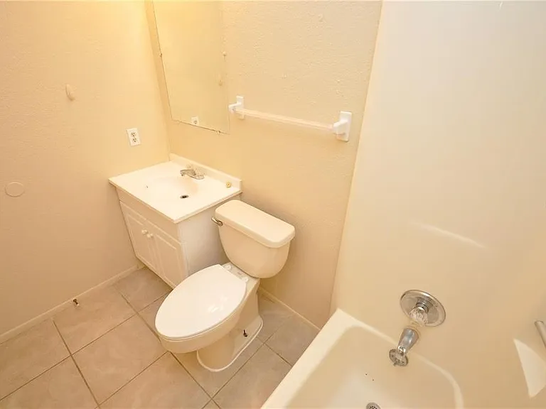 1743 Avenue C NE — Photo 11