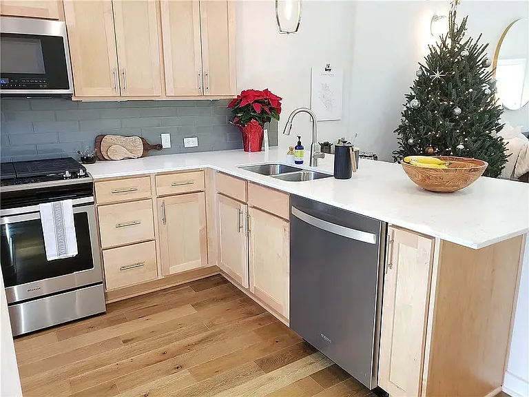 6800 Menchaca Rd #4 — Photo 3