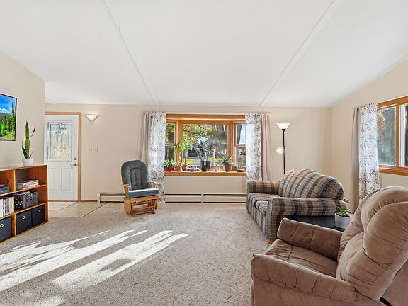 4th image of 881 Coleman Dr