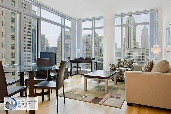 1st image of 320 W 37th St