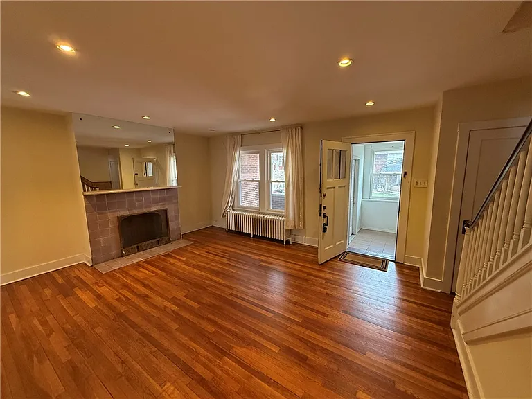 2332 Sherbrook St — Photo 27