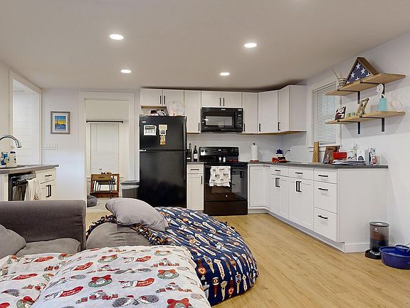 5th image of 12 Kossuth Street