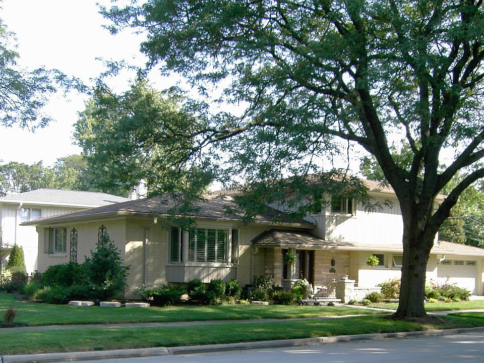 2nd image of 201 N Aldine Ave