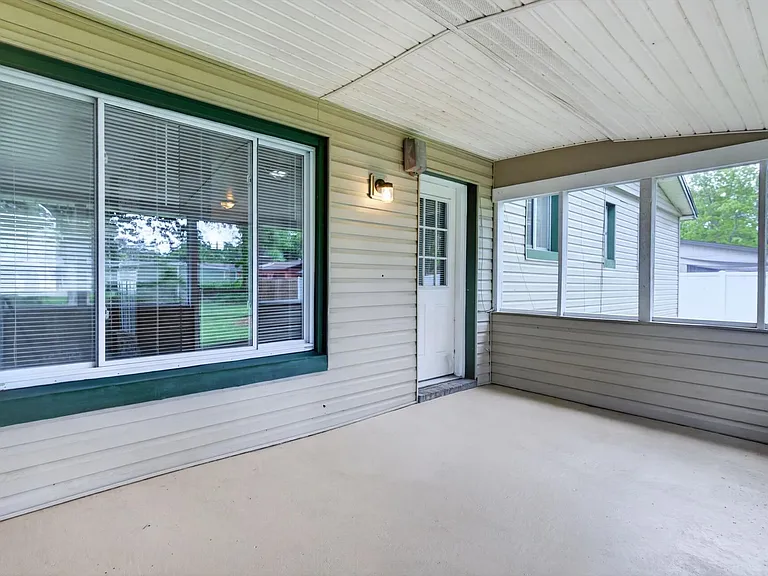 2618 Arlex Dr E — Photo 26