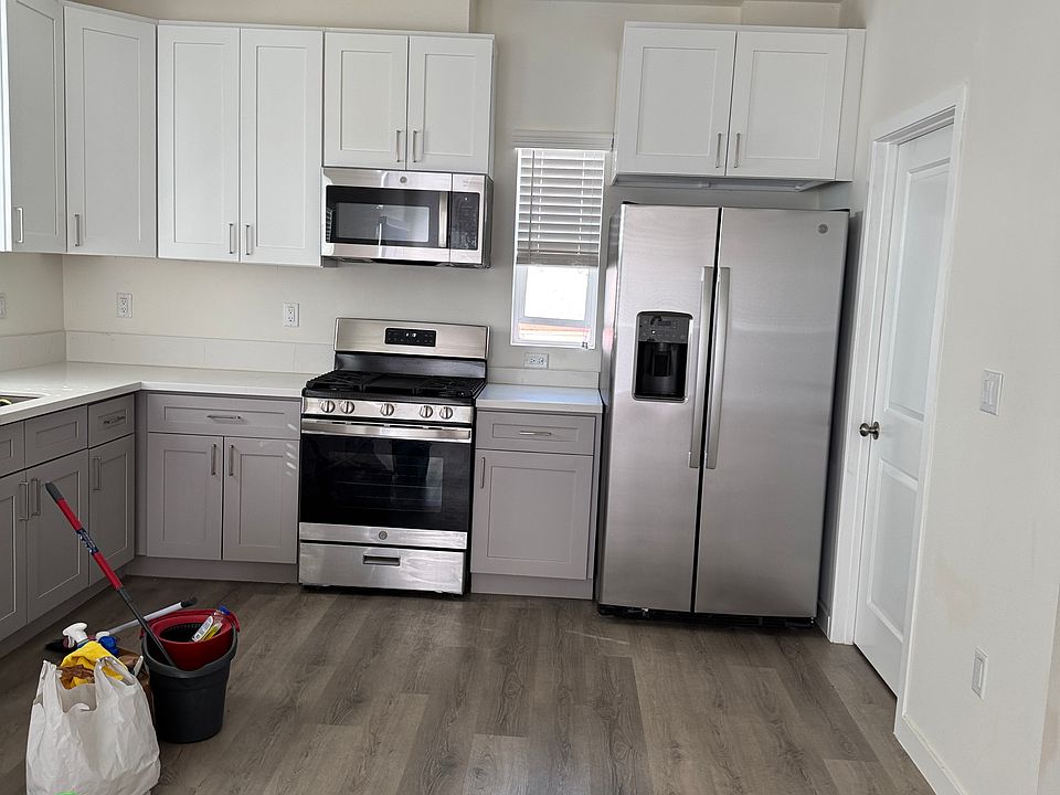 2nd image of 5355 Oakland St #3