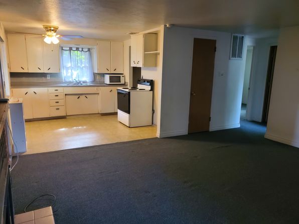 103 & 105 Fox Blvd #105