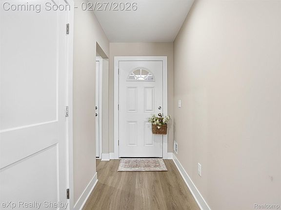 3rd image of 34461 Pratt Rd