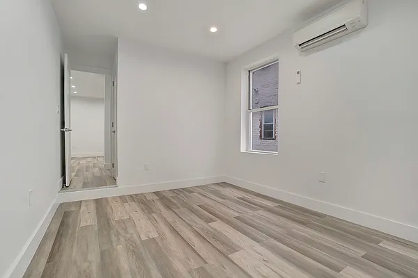 Rented by EXR | media 6