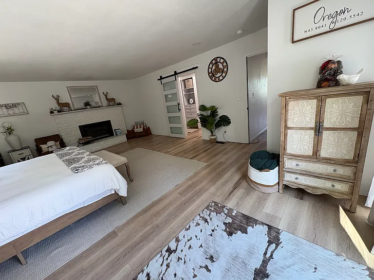 1398 Oregon Ave — Photo 17