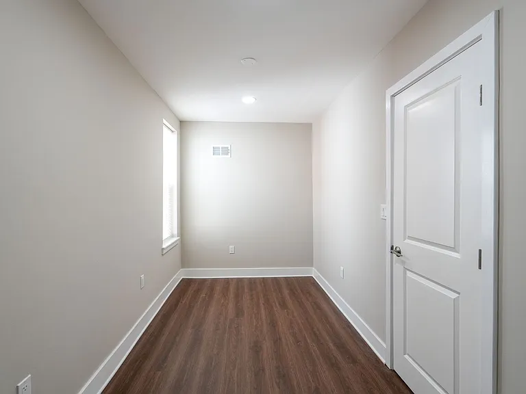 1709 Moore St — Photo 18
