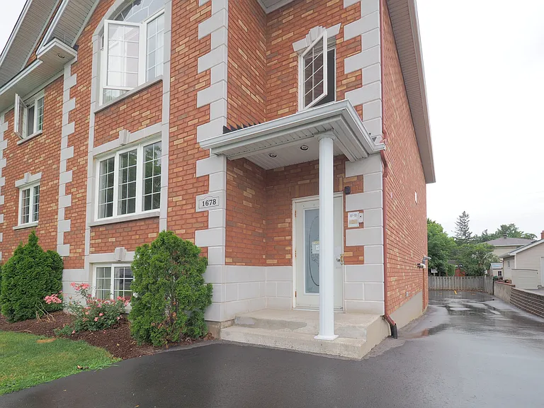 1678 Russell Rd — Photo 14