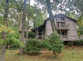 945 Willow Run, Stone Mountain, GA 30088