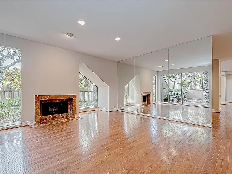 316 Litchfield Ln — Photo 7