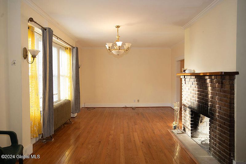 3rd image of 409 Bedford Road
