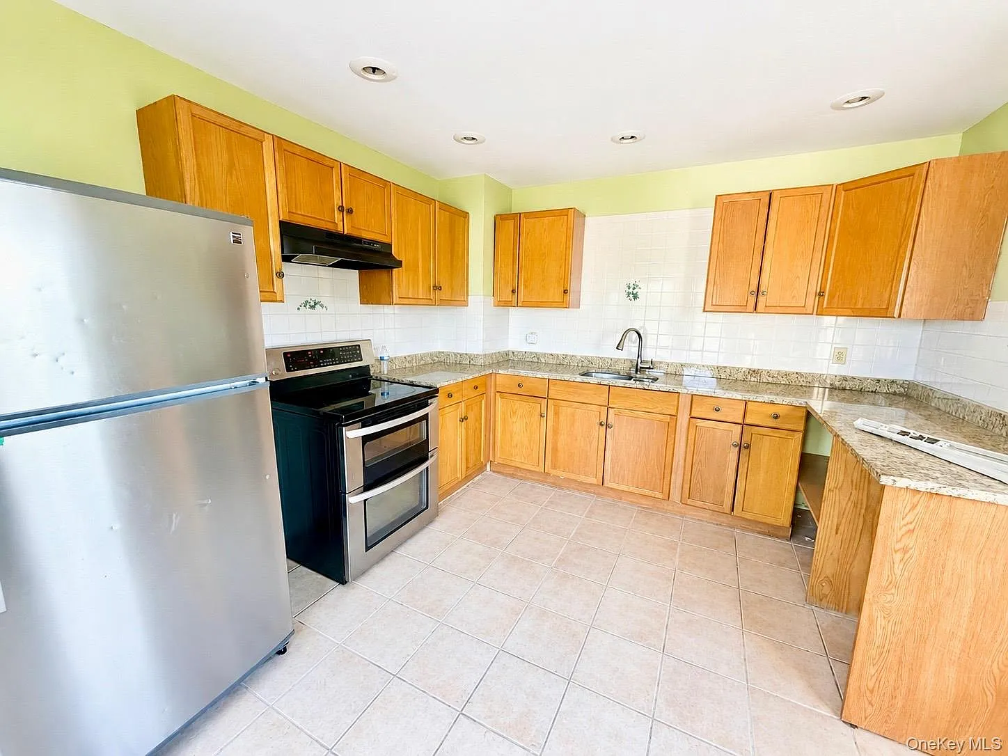 2 bed, 1.0 bath, $3,500 — Photo 2