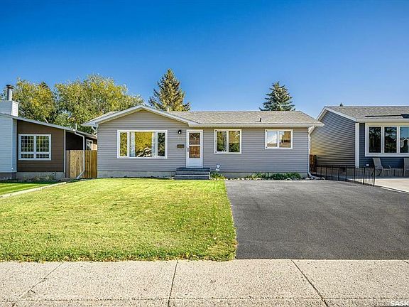 2nd image of 139 Laurentian Dr