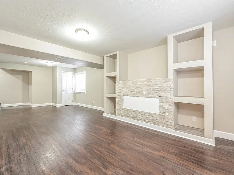 24762 E Wyoming Cir — Photo 16