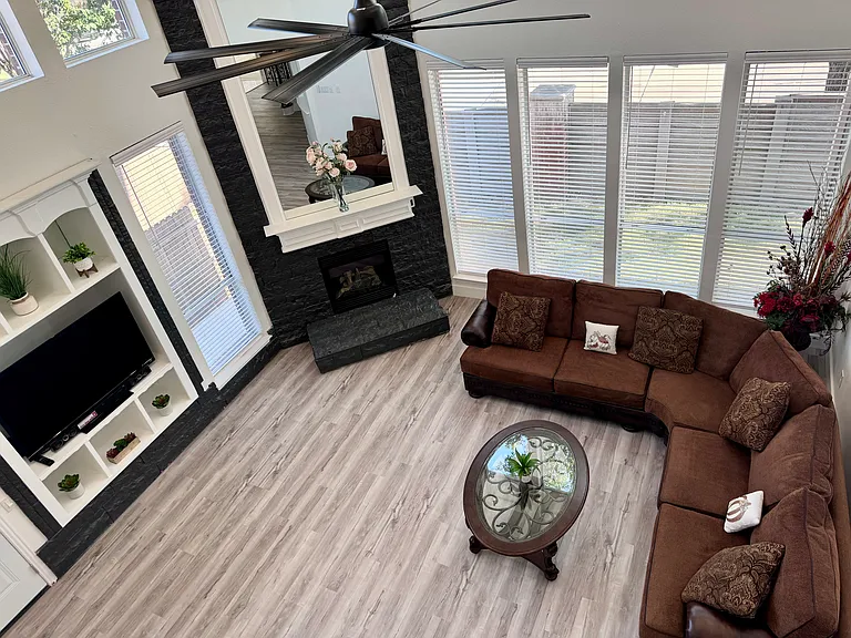4580 Mountain Laurel Dr — Photo 3