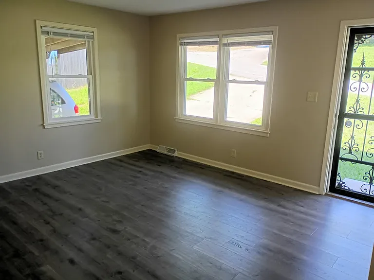 2710 NE Park St — Photo 6