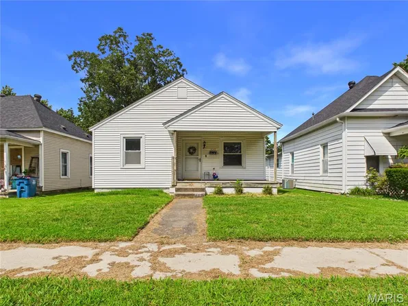 329 W Parker Ave, Chaffee, MO 63740