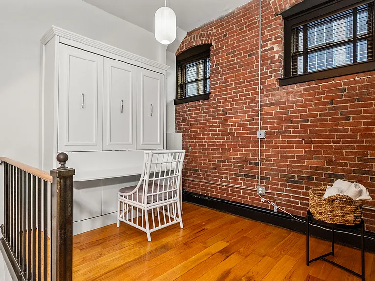 19 Stanhope St #1B — Photo 20