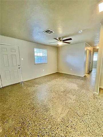 3 bed, 1.5 bath, 1100 sqft, $1,400 — Photo 4