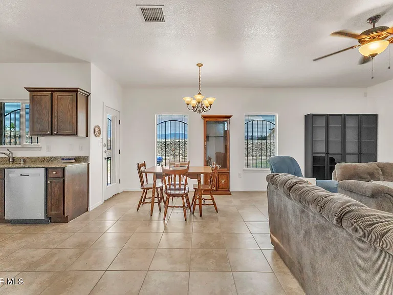 7359 Burntside Ln — Photo 4