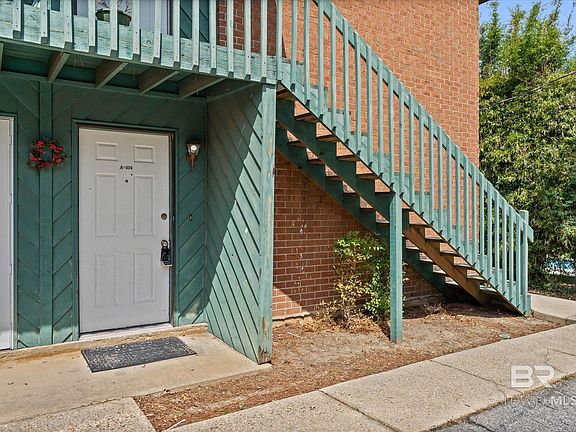 2nd image of 500 Grant St #A-104