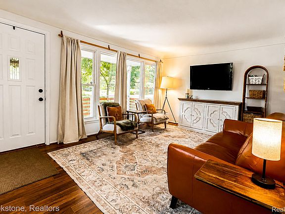 3rd image of 38276 Hamon St