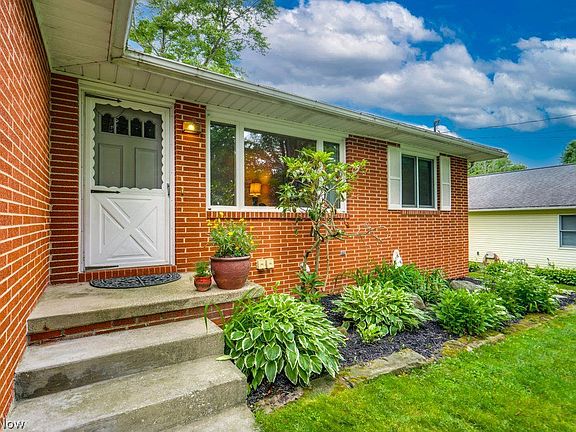 3rd image of 4748-4752 Sunnyside Dr