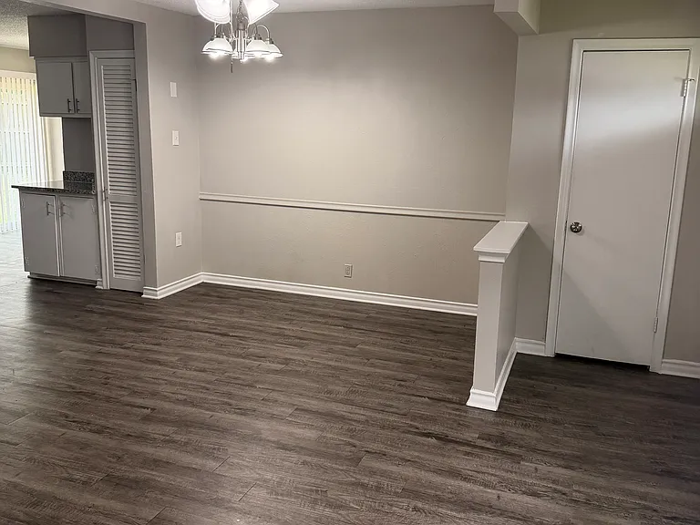 2514 Greenway St — Photo 6