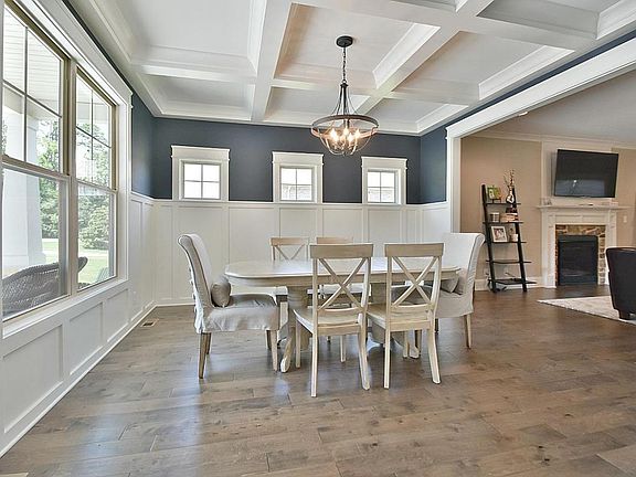 3rd image of 6624 Colonial Forest Ln