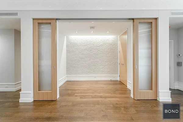 Rented by Bond New York | media 25