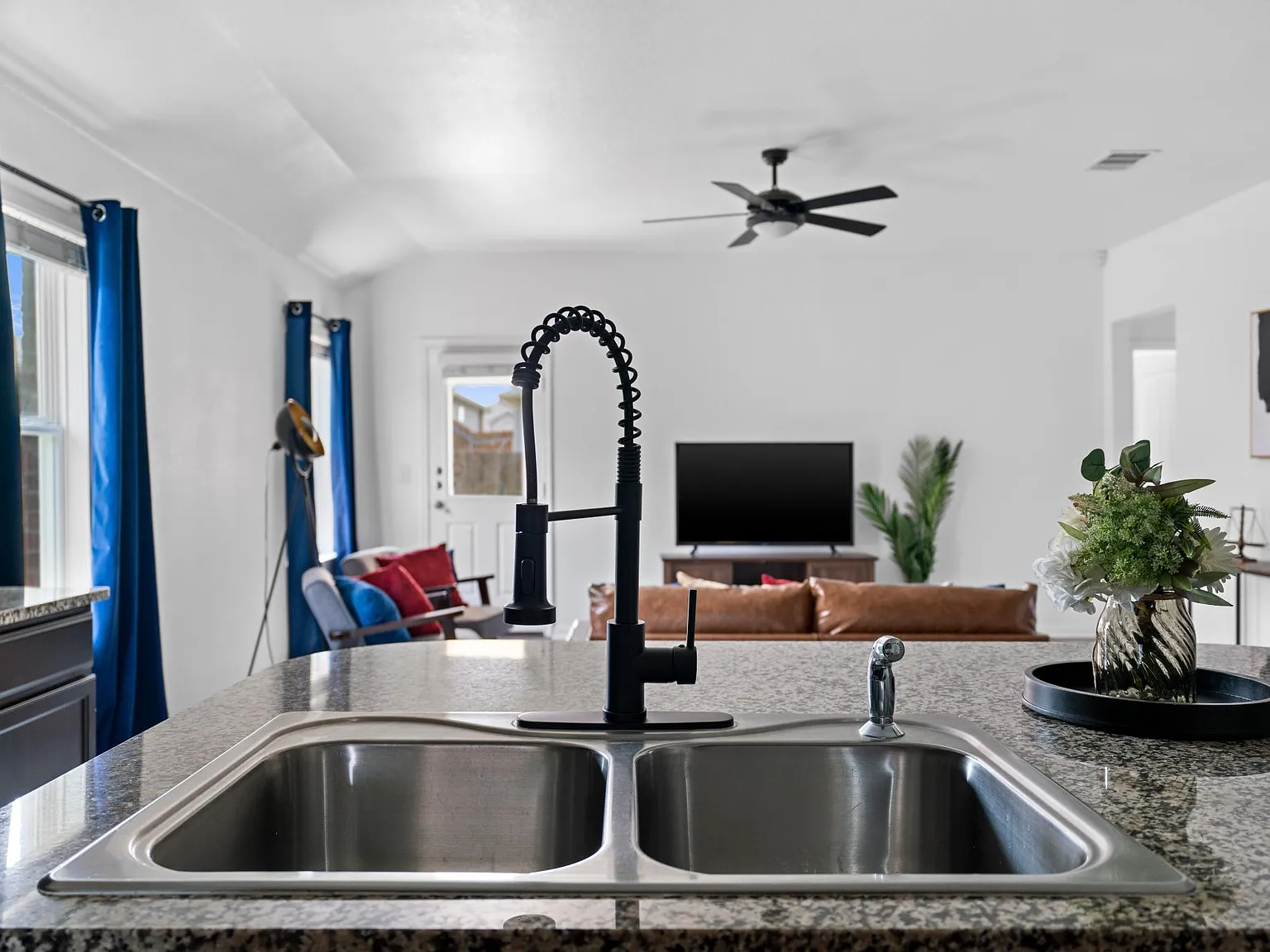 5729 Montrelia Dr — Photo 4