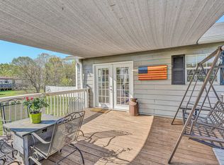 102 Lakeview Ct, Goodview, VA 24095