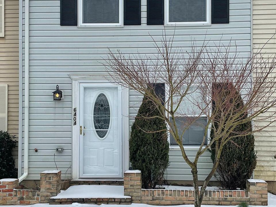 1st image of 6404 Lacrosse Ln NE