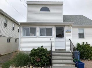 20 Lawton Ave, Westerly, RI 02891