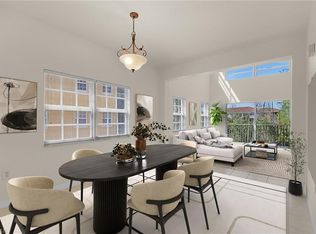 4510 Botanical Place Cir APT 301, Naples, FL 34112